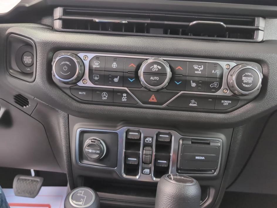 new 2025 Jeep Gladiator car, priced at $49,023
