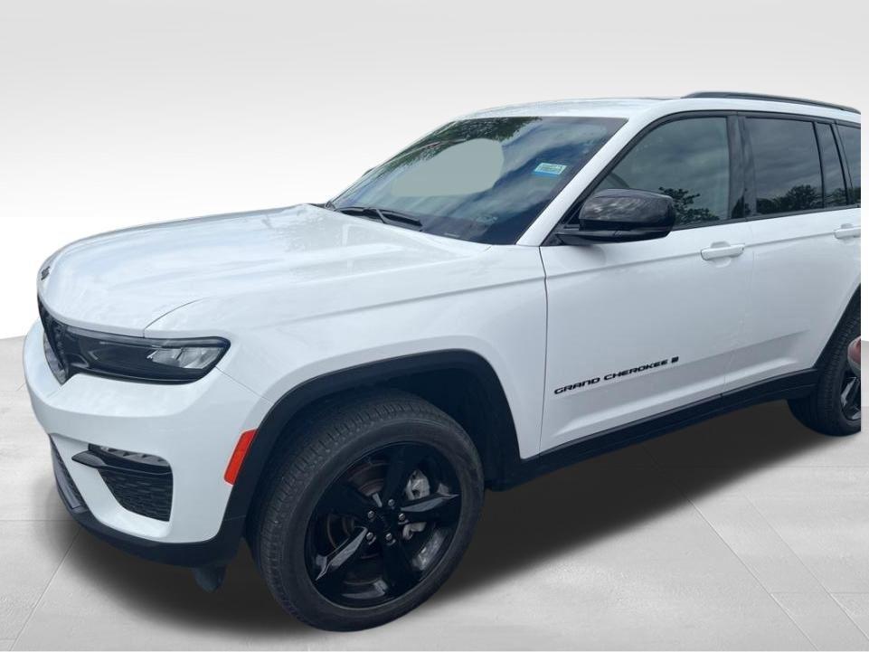 used 2024 Jeep Grand Cherokee car, priced at $39,998