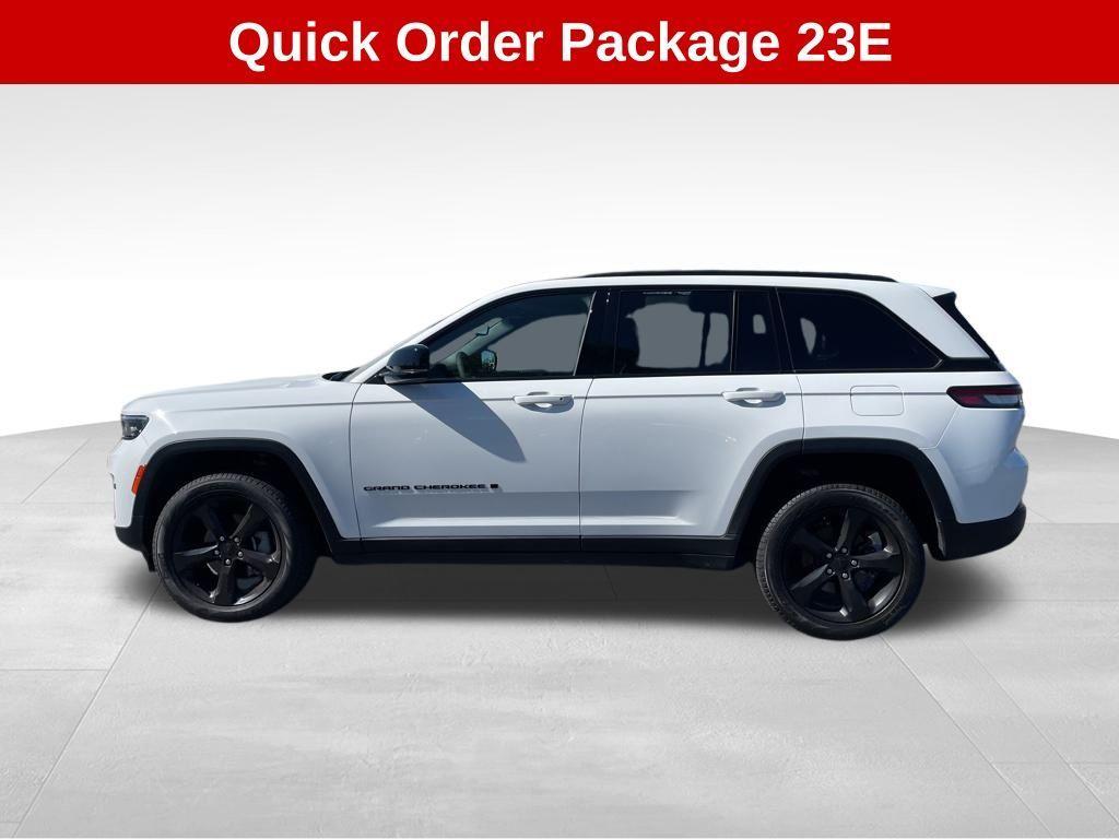 used 2024 Jeep Grand Cherokee car, priced at $38,518