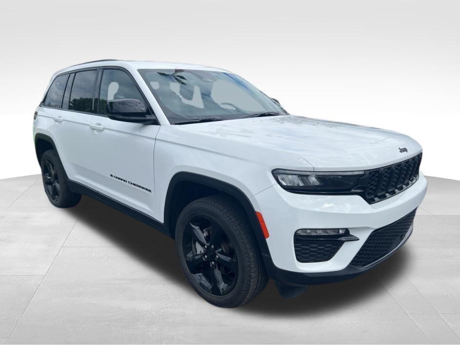 used 2024 Jeep Grand Cherokee car, priced at $39,998
