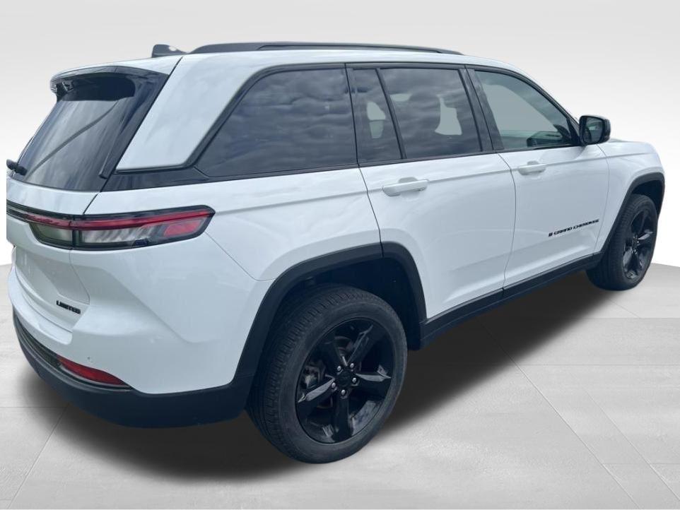 used 2024 Jeep Grand Cherokee car, priced at $39,998