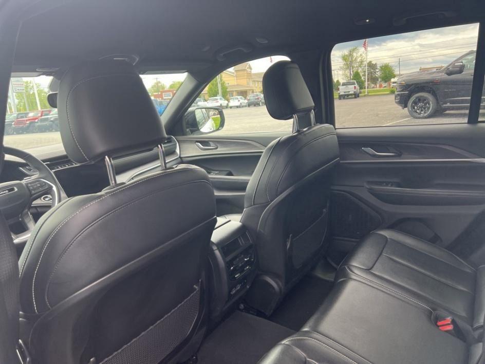 used 2024 Jeep Grand Cherokee car, priced at $39,998