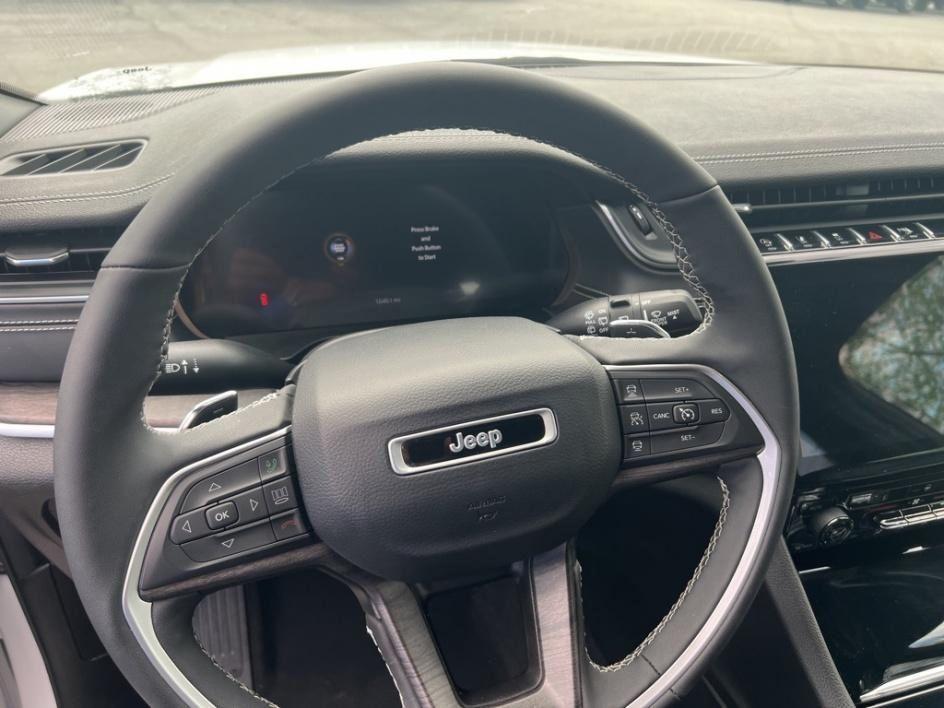 used 2024 Jeep Grand Cherokee car, priced at $39,998