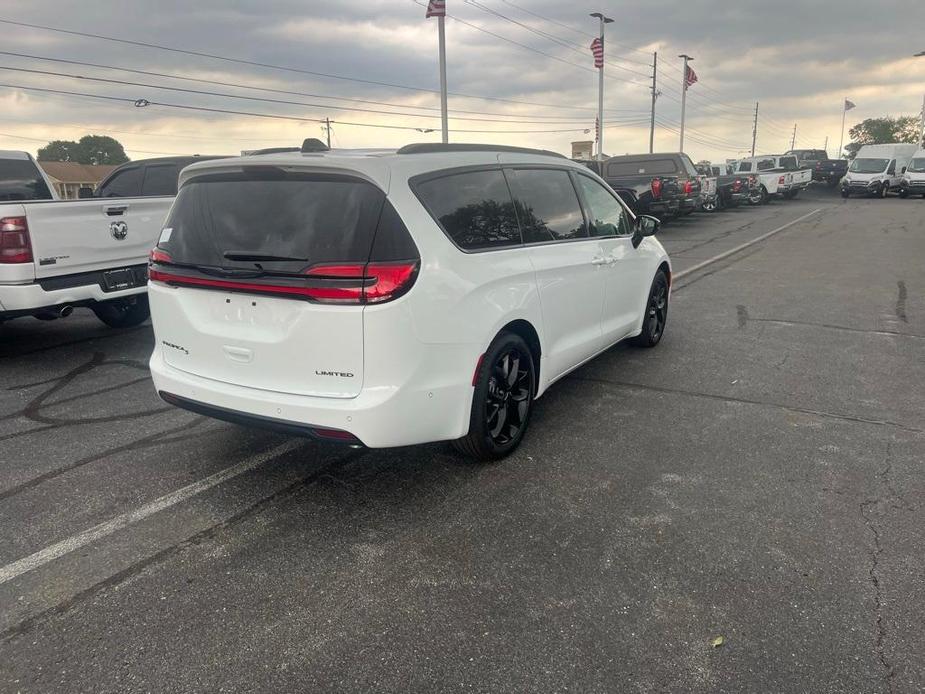 new 2024 Chrysler Pacifica car, priced at $44,104