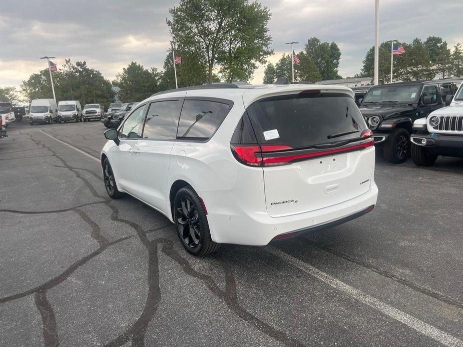 new 2024 Chrysler Pacifica car, priced at $44,104