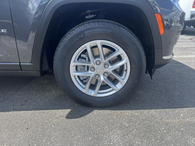 new 2024 Jeep Grand Cherokee L car, priced at $37,402