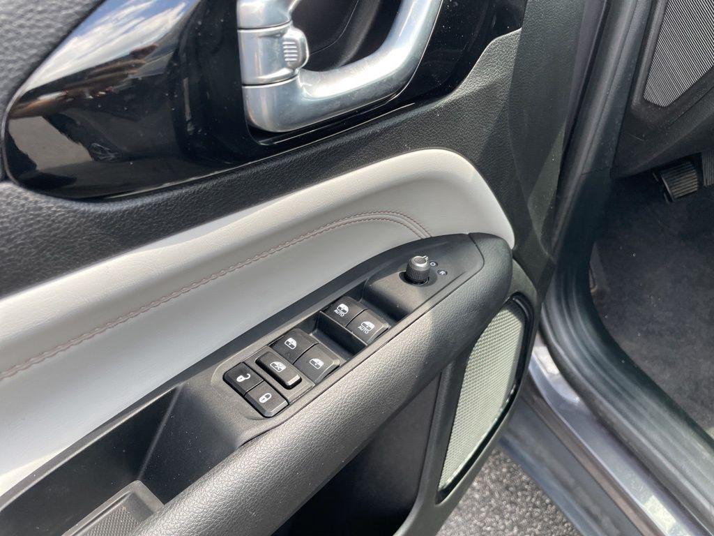 used 2024 Jeep Compass car, priced at $25,439