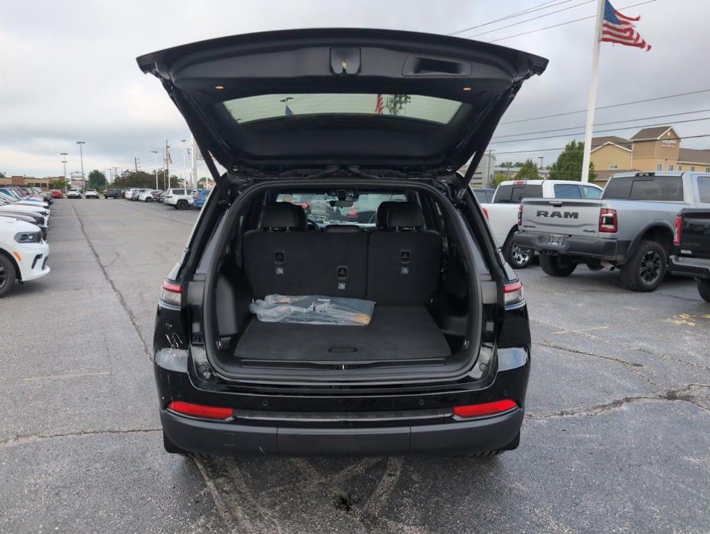 new 2025 Jeep Grand Cherokee car, priced at $47,113