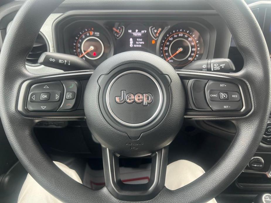 new 2024 Jeep Gladiator car, priced at $39,085