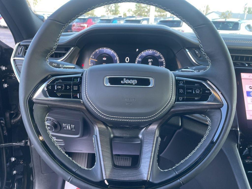 new 2025 Jeep Grand Cherokee car, priced at $60,552