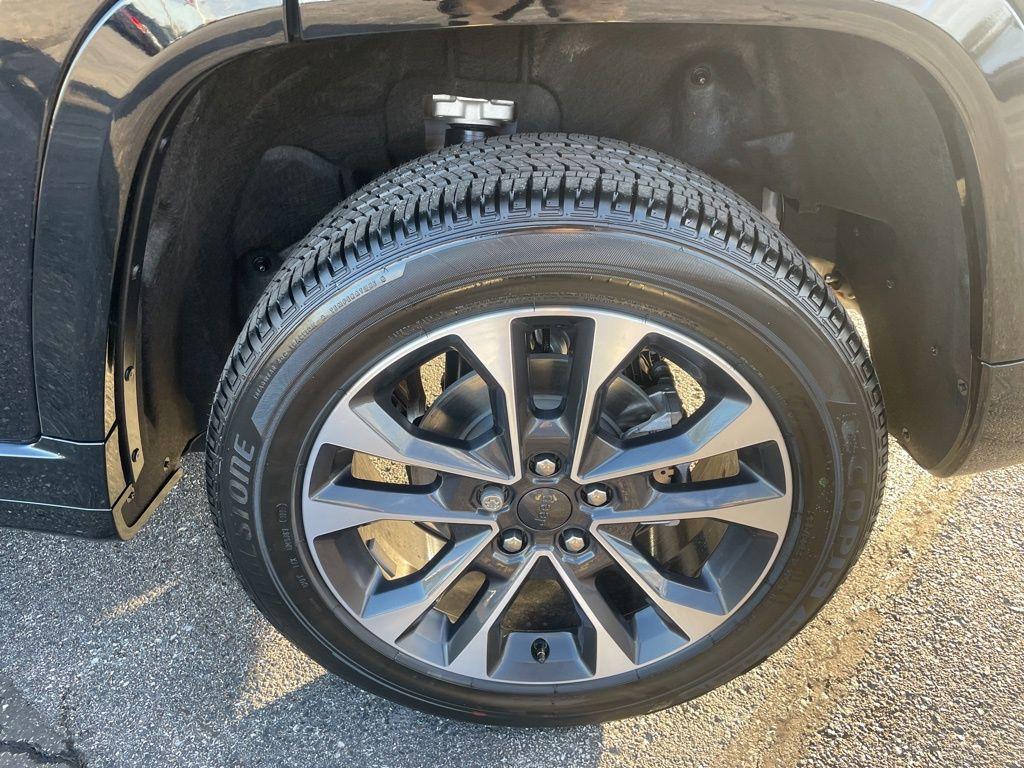 new 2025 Jeep Grand Cherokee car, priced at $60,552