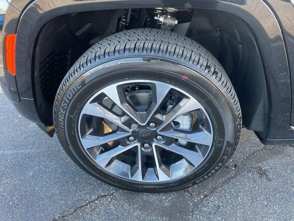 new 2025 Jeep Grand Cherokee car, priced at $60,552