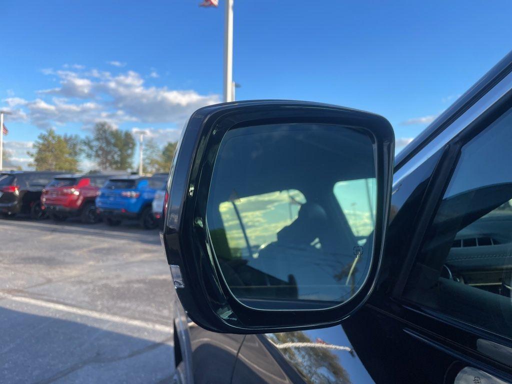 new 2025 Jeep Grand Cherokee car, priced at $60,552