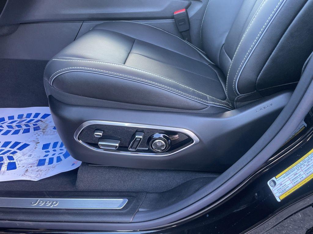 new 2025 Jeep Grand Cherokee car, priced at $60,552