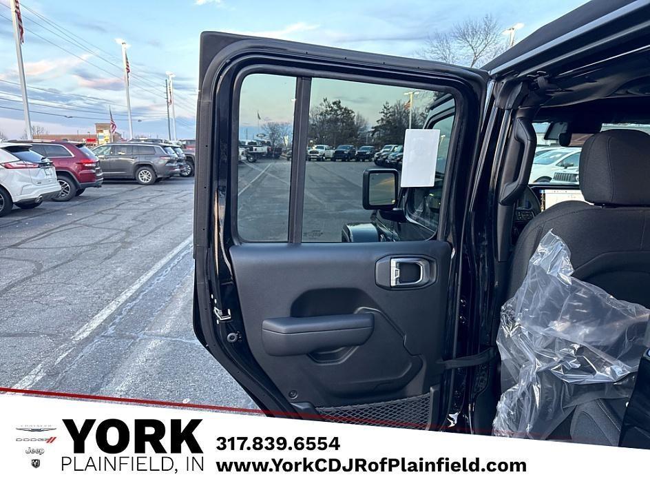 new 2024 Jeep Gladiator car, priced at $47,665