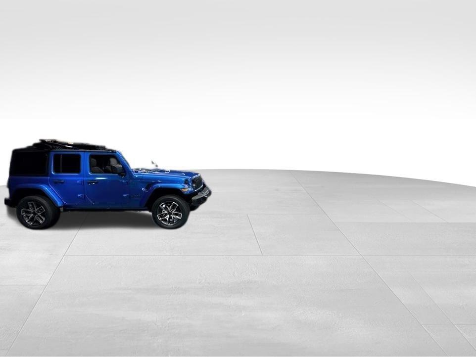 new 2025 Jeep Grand Cherokee car, priced at $39,567