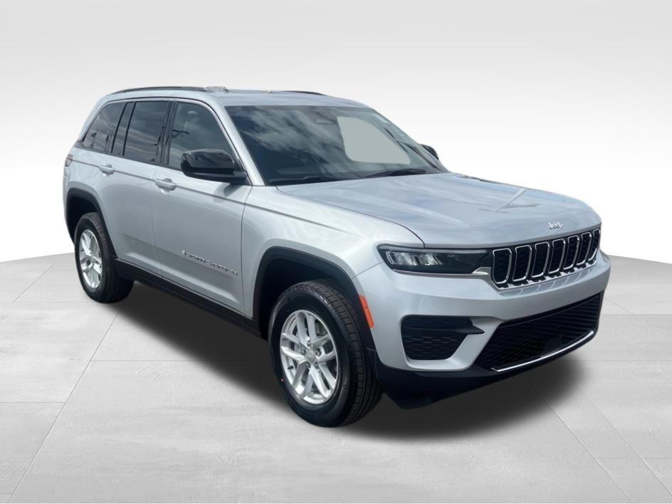 new 2025 Jeep Grand Cherokee car, priced at $39,567