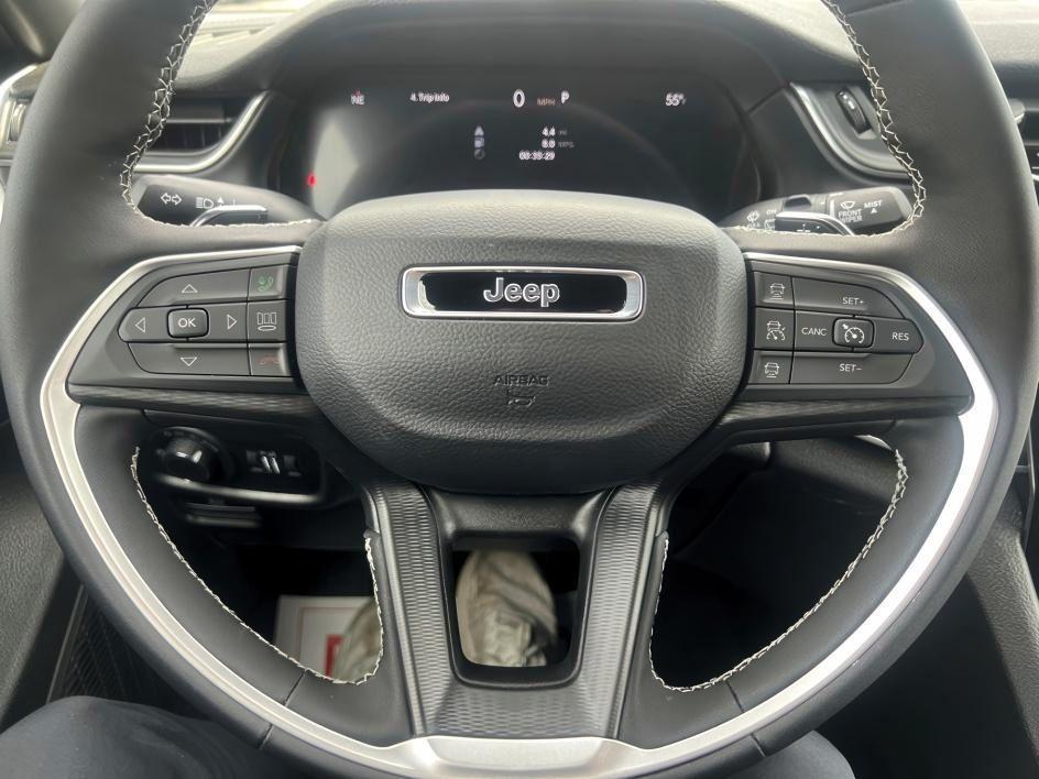 new 2025 Jeep Grand Cherokee car, priced at $39,567