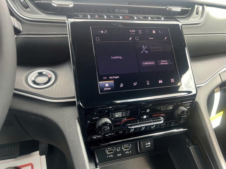 new 2025 Jeep Grand Cherokee car, priced at $39,567