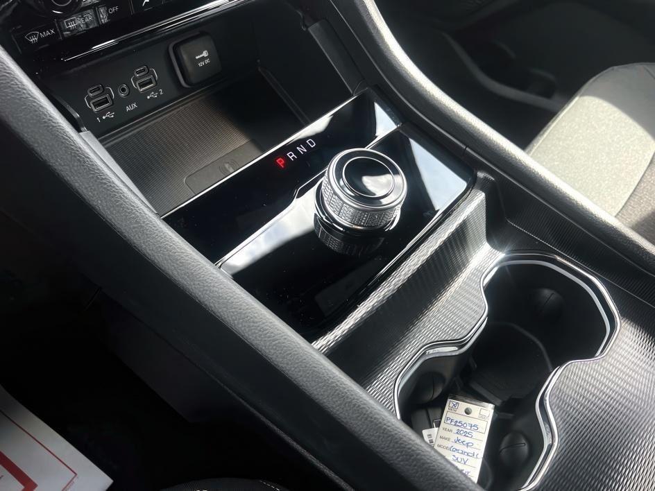 new 2025 Jeep Grand Cherokee car, priced at $39,567