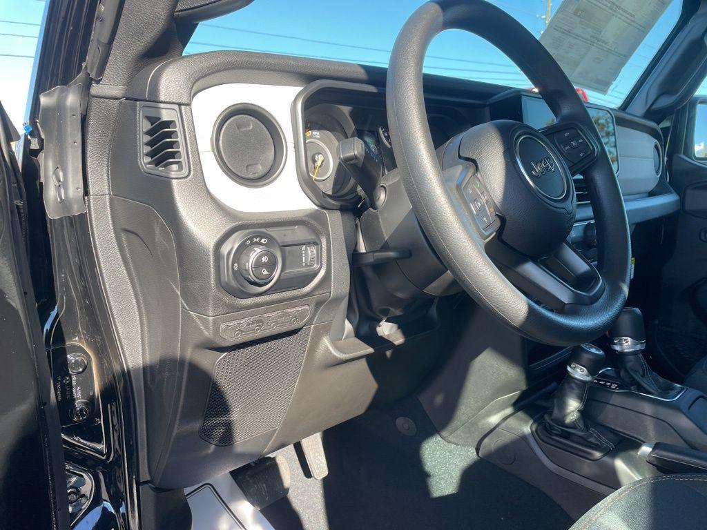 new 2026 Jeep Gladiator car, priced at $46,510