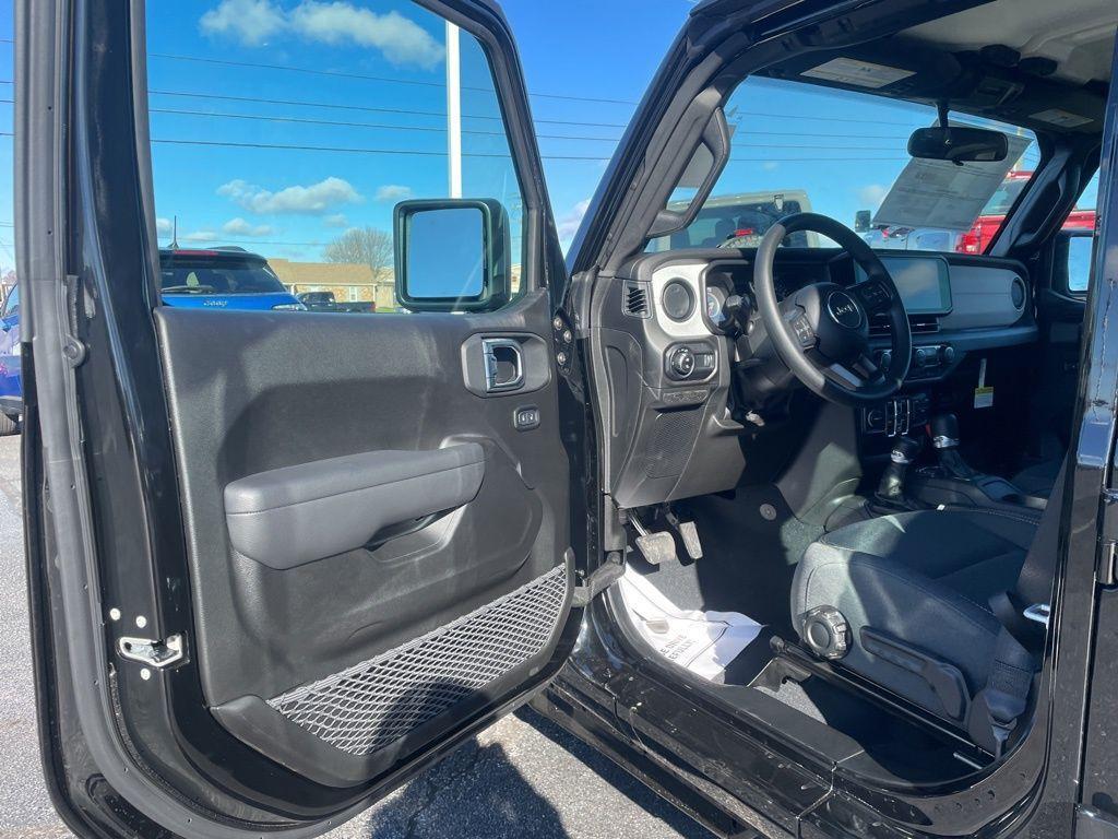 new 2026 Jeep Gladiator car, priced at $46,510