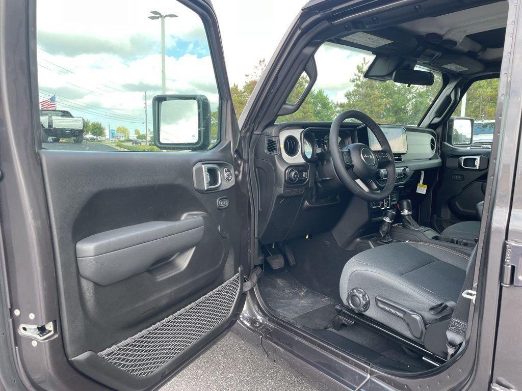 new 2025 Jeep Wrangler car, priced at $48,634