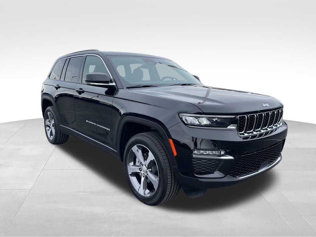 new 2025 Jeep Grand Cherokee car, priced at $50,738