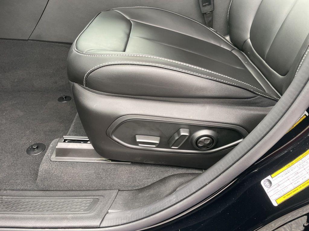 new 2025 Jeep Grand Cherokee car, priced at $50,738