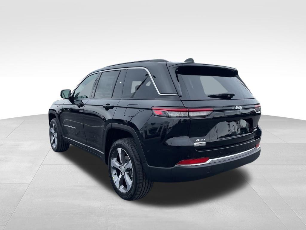 new 2025 Jeep Grand Cherokee car, priced at $50,738