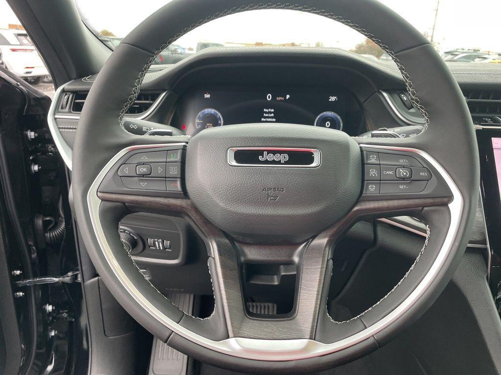new 2025 Jeep Grand Cherokee car, priced at $50,738