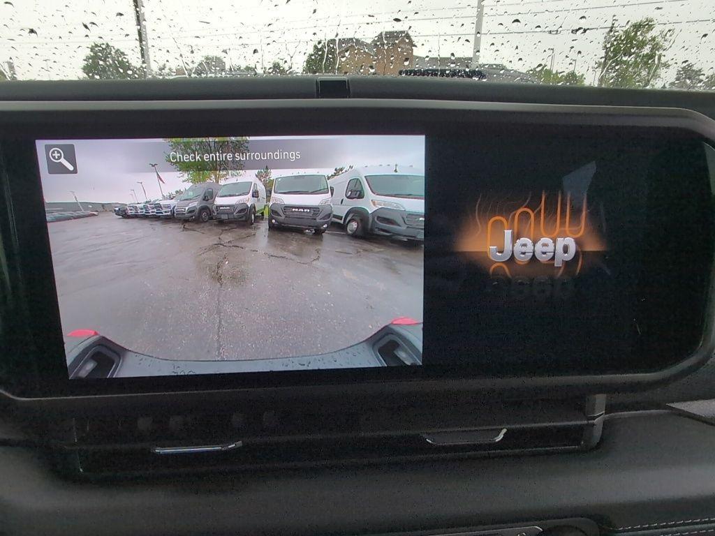 new 2025 Jeep Gladiator car, priced at $50,180