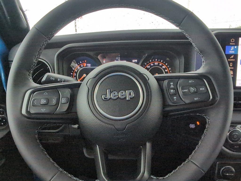 new 2025 Jeep Gladiator car, priced at $50,180