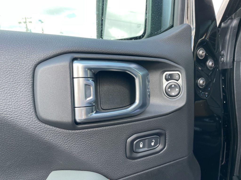 new 2025 Jeep Gladiator car, priced at $56,752