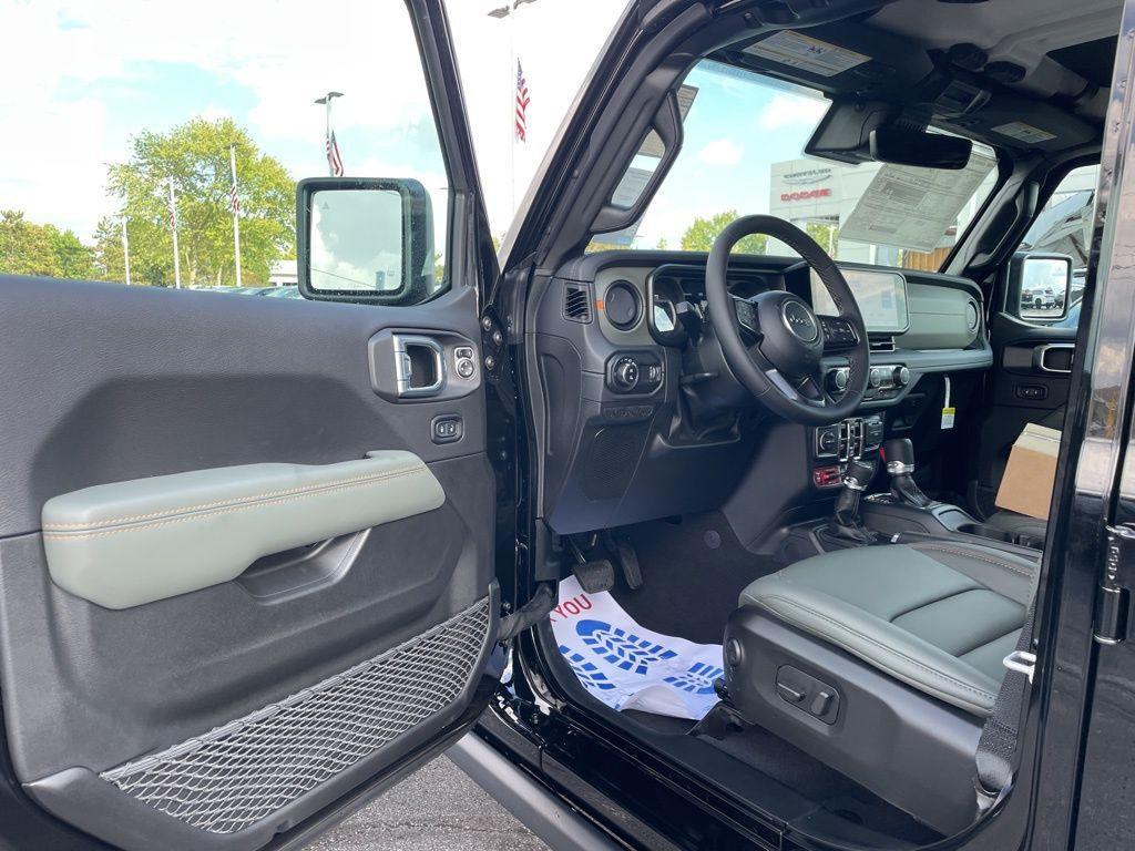 new 2025 Jeep Gladiator car, priced at $56,752