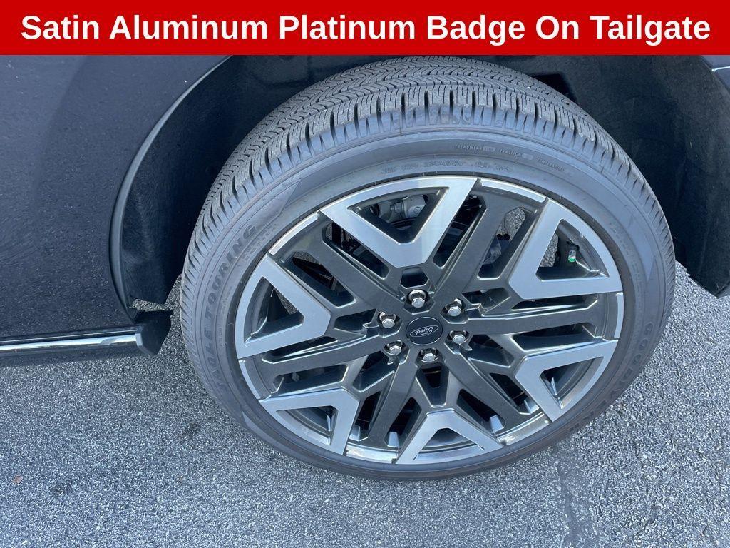 used 2025 Ford Expedition car, priced at $89,998