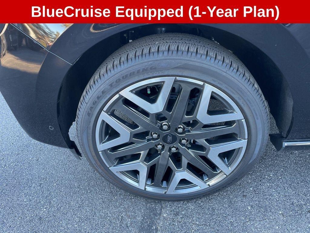 used 2025 Ford Expedition car, priced at $89,998