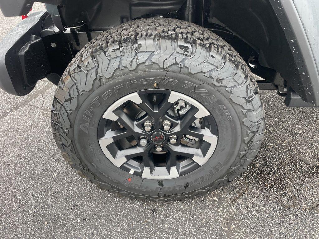 new 2025 Jeep Wrangler car, priced at $60,300