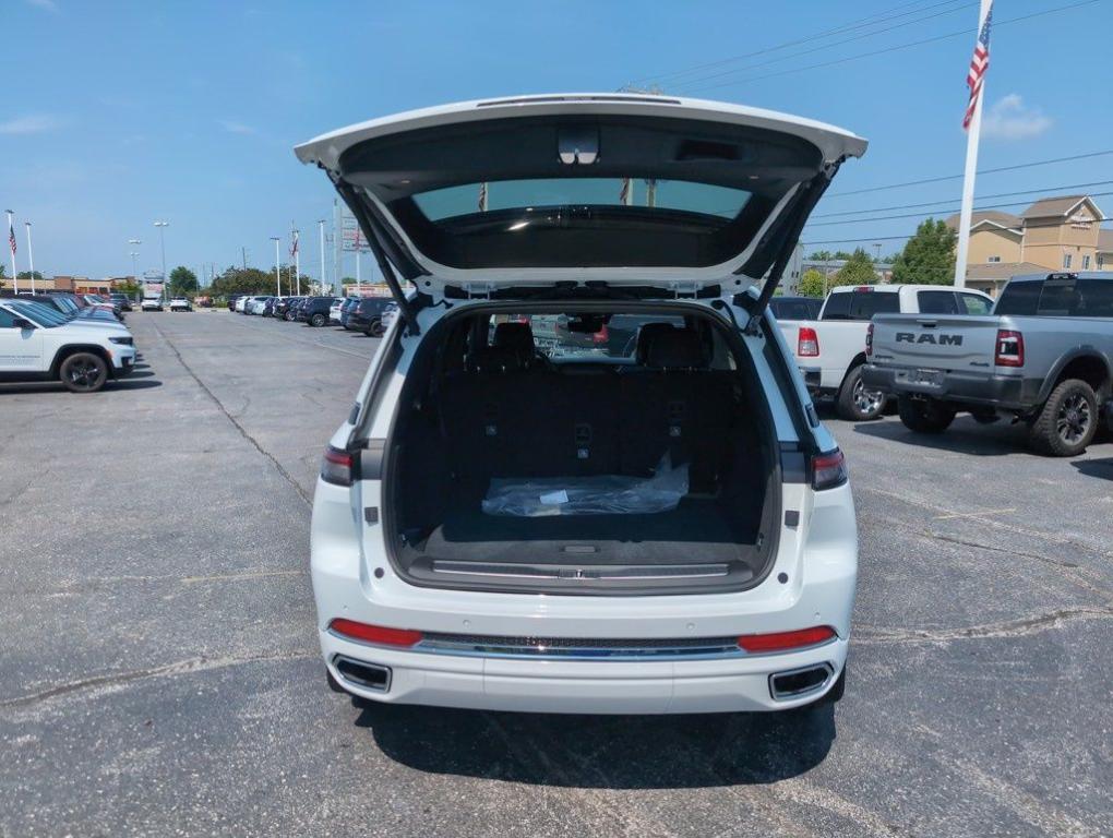 new 2025 Jeep Grand Cherokee car, priced at $58,950