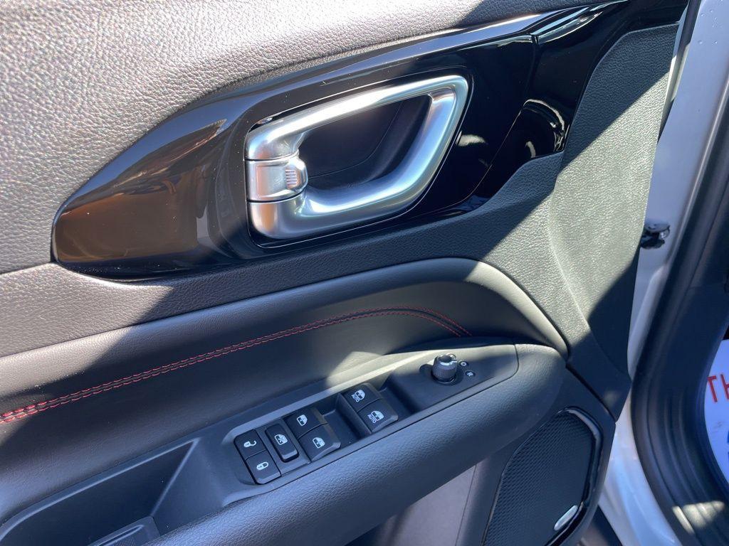 new 2026 Jeep Compass car, priced at $40,211