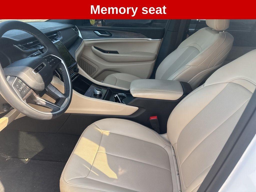 used 2023 Jeep Grand Cherokee car, priced at $32,116