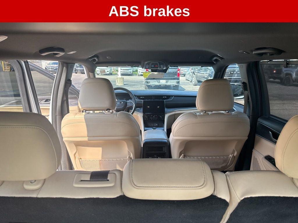 used 2023 Jeep Grand Cherokee car, priced at $32,116