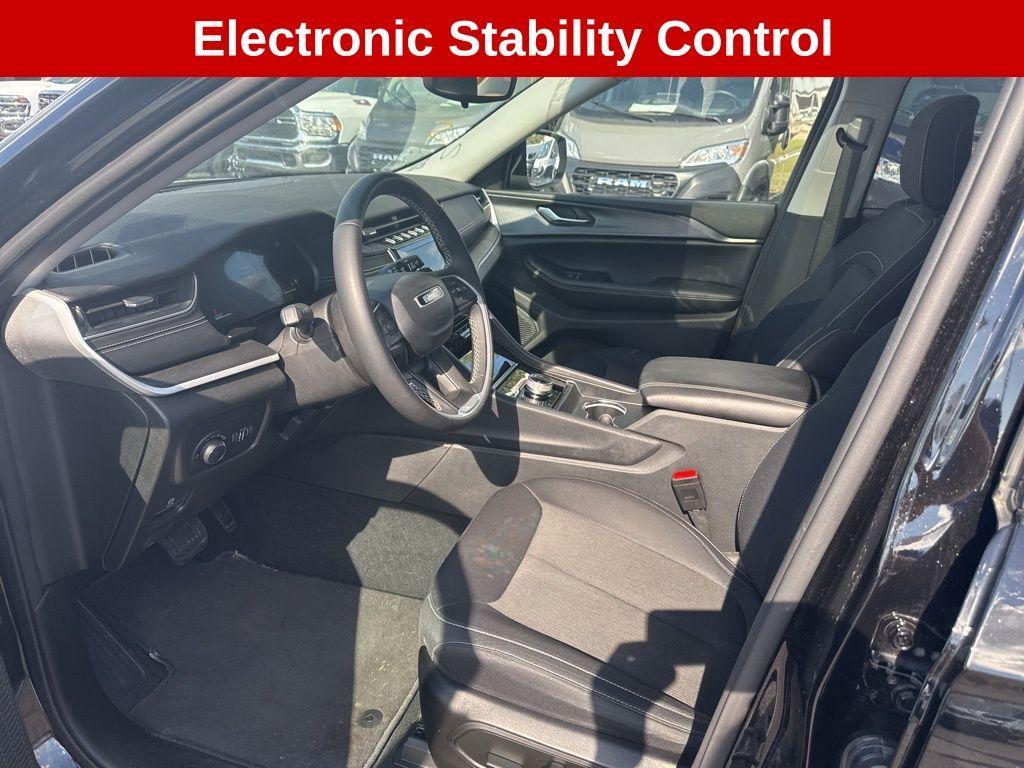 used 2023 Jeep Grand Cherokee car, priced at $28,873