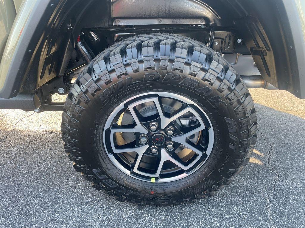new 2025 Jeep Gladiator car, priced at $55,973