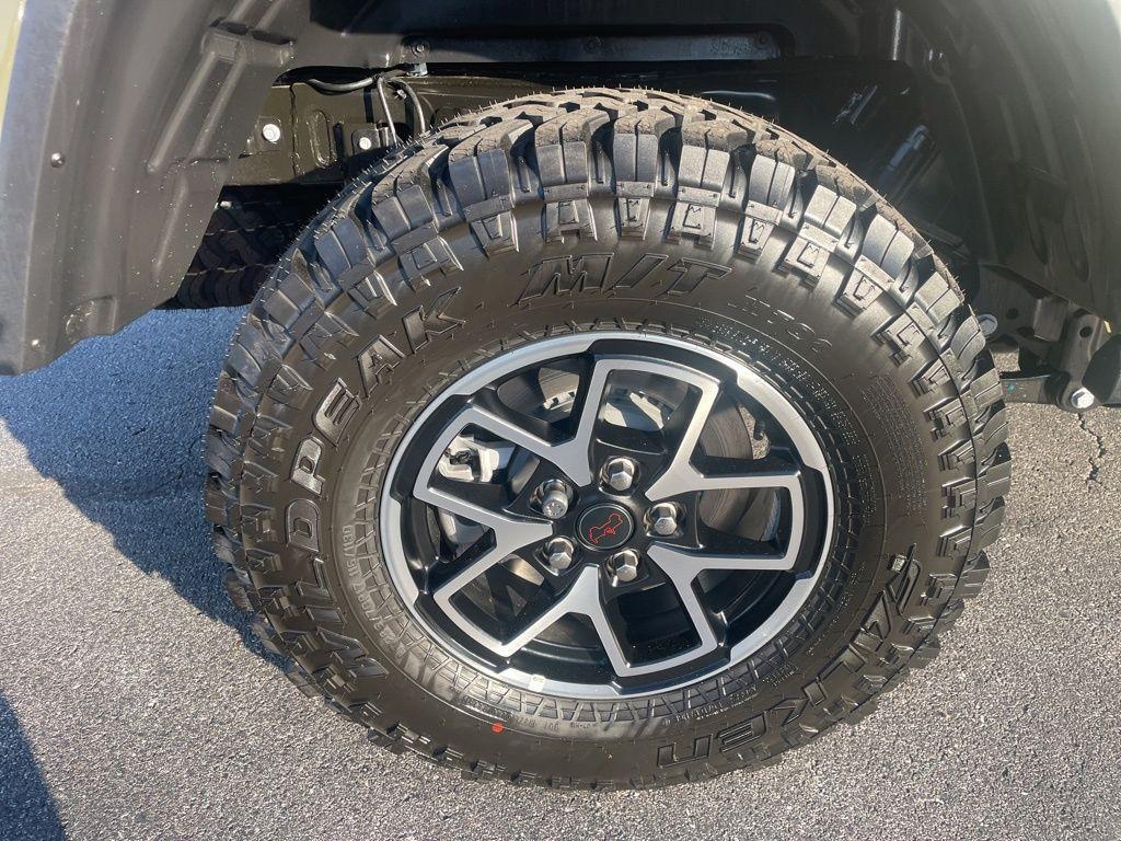 new 2025 Jeep Gladiator car, priced at $55,973