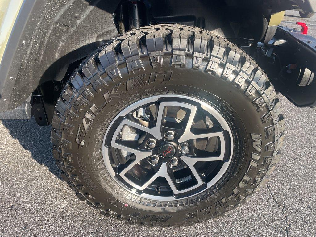 new 2025 Jeep Gladiator car, priced at $55,973