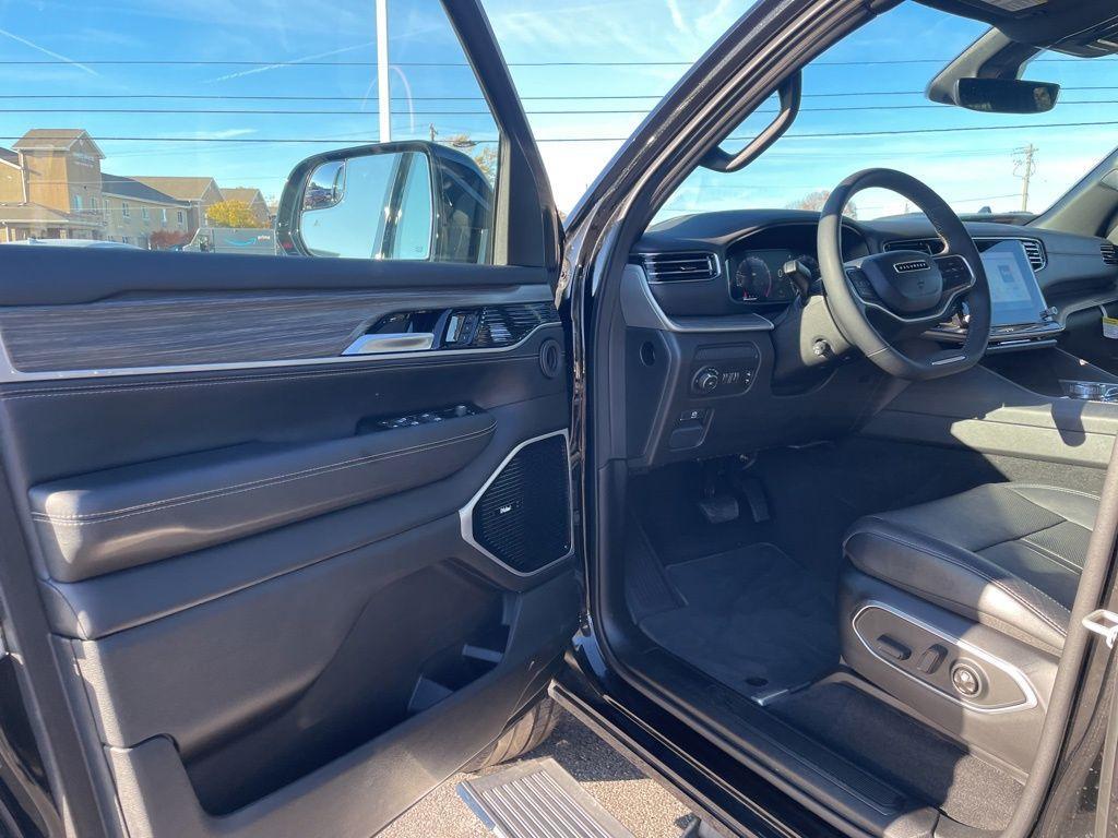 new 2024 Jeep Wagoneer L car, priced at $77,250