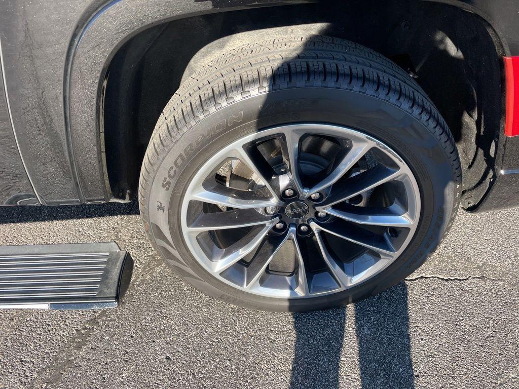 new 2024 Jeep Wagoneer L car, priced at $77,250