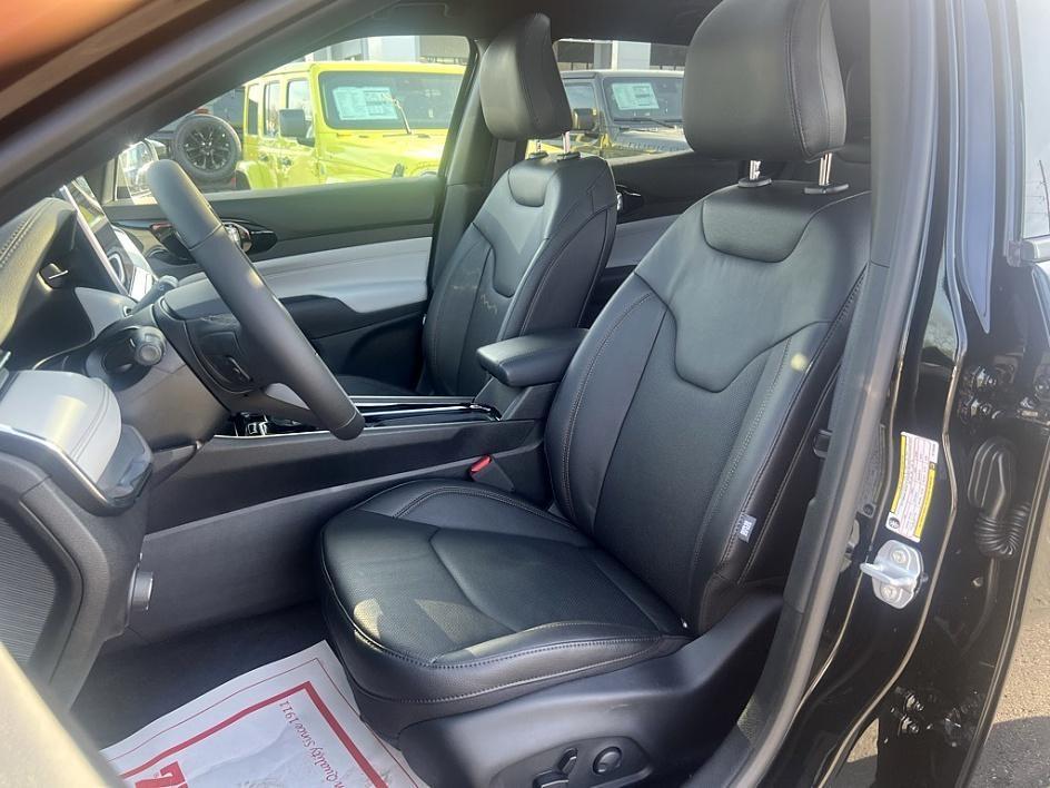 new 2024 Jeep Compass car, priced at $35,860