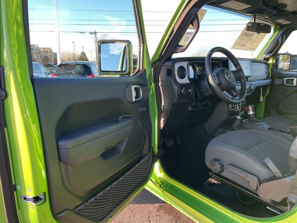 new 2026 Jeep Wrangler car, priced at $44,075